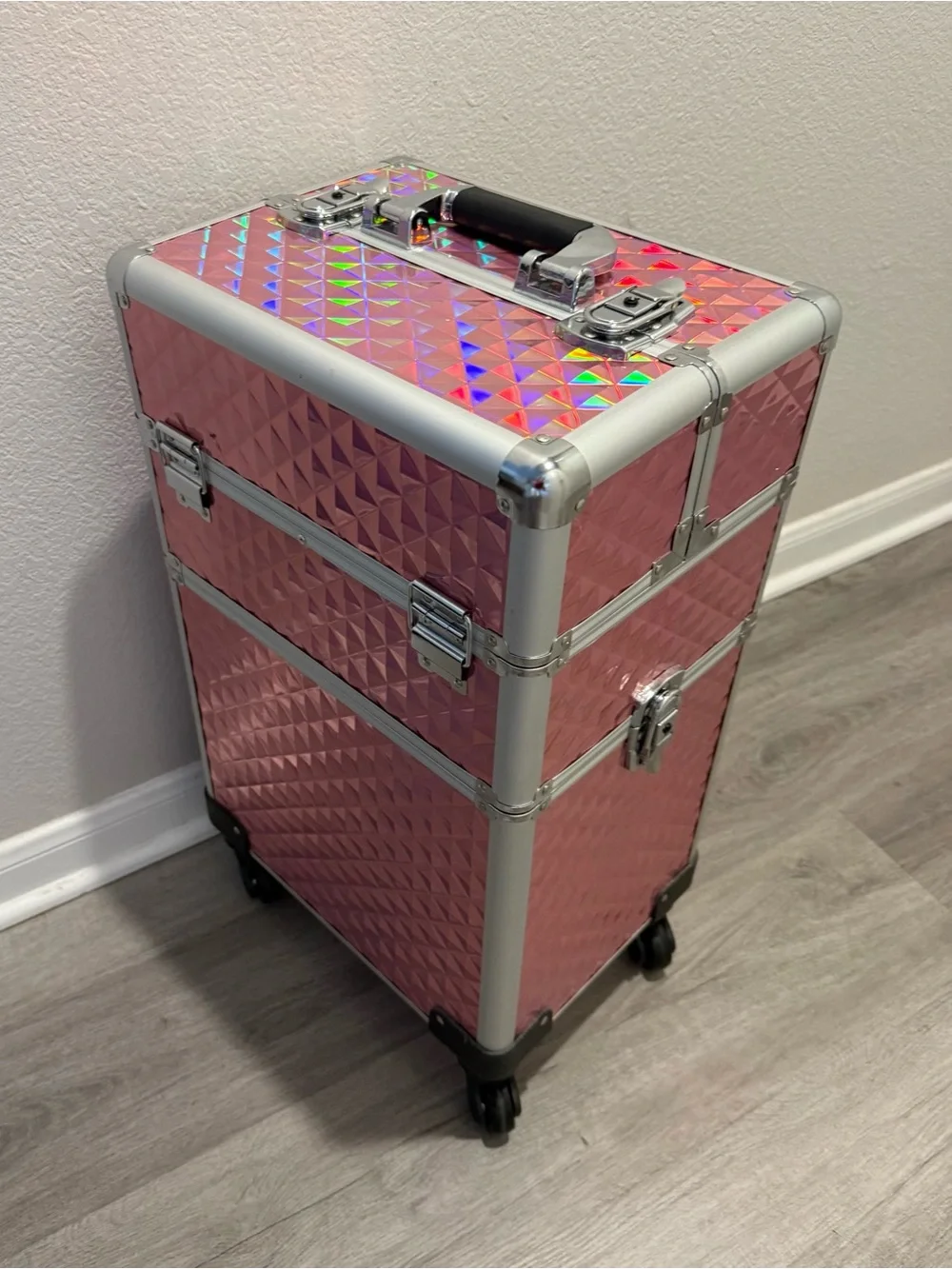 Pink/Silver Aluminum Rolling Makeup Trolley Case w/ Lock, Telescoping Handle